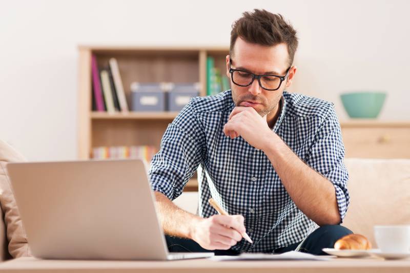 ¿Es difícil estudiar una licenciatura en línea?